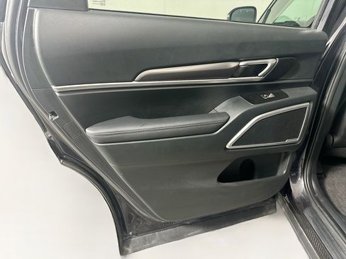 Used 2025 Kia Telluride S image 28