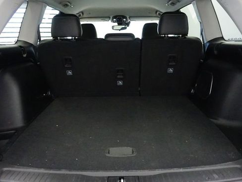 Certified 2023 Jeep Grand Cherokee Limited w/ Black Appearance Package image 15