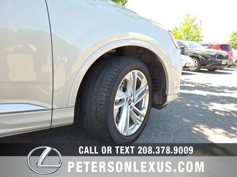 Used 2022 Audi Q7 3.0T Premium Plus w/ Premium Plus Package AWD/4WD image 11