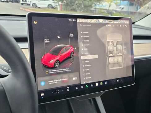 Used 2024 Tesla Model Y Long Range RWD image 36