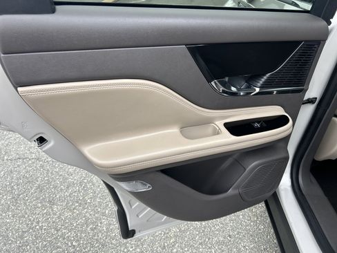 Used 2022 Lincoln Corsair FWD image 14