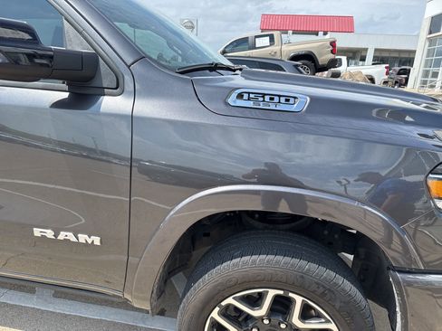 Used 2025 RAM 1500 Laramie w/ Laramie Southwest Edition image 5