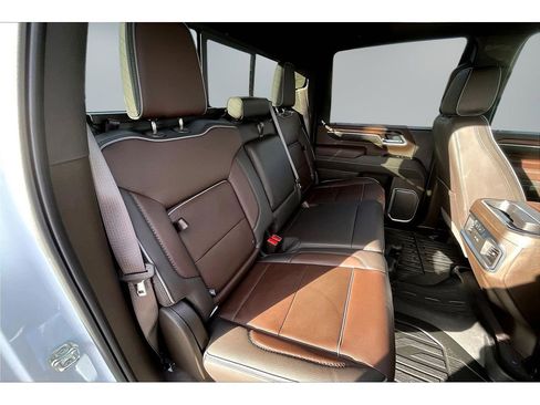 New 2026 GMC Sierra 3500 Denali w/ Denali Reserve Package image 10