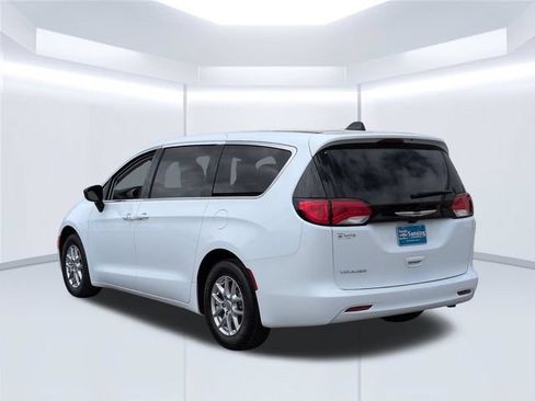 Used 2024 Chrysler Voyager LX w/ Fleet Security Group FWD image 4