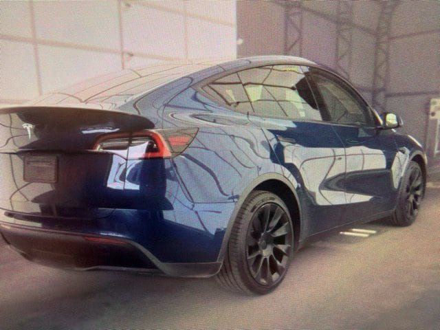 Used 2021 Tesla Model Y Long Range AWD/4WD image 3