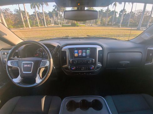 Used 2017 GMC Sierra 1500 SLE w/ SLE Value Package image 5