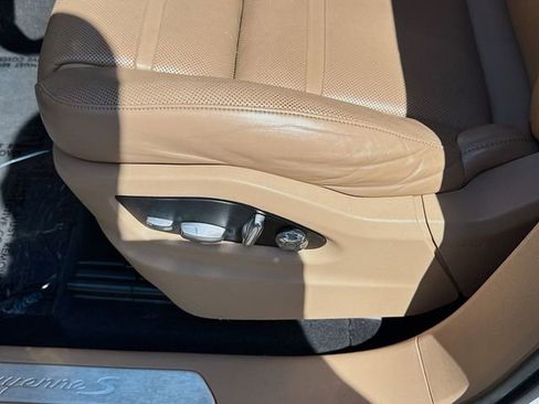 Used 2019 Porsche Cayenne S w/ Premium Plus Package AWD/4WD image 17