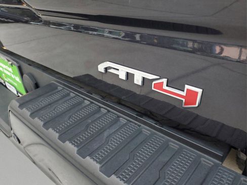 Used 2024 GMC Sierra 1500 AT4 w/ Technology Package image 6