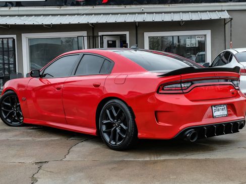 Used 2019 Dodge Charger R/T image 11