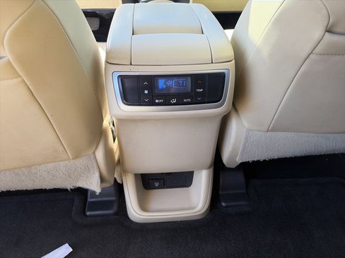 Used 2015 Toyota Highlander XLE AWD/4WD image 22