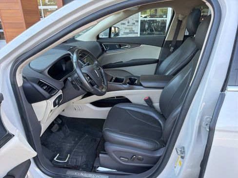 Used 2019 Lincoln Nautilus Reserve AWD/4WD image 9