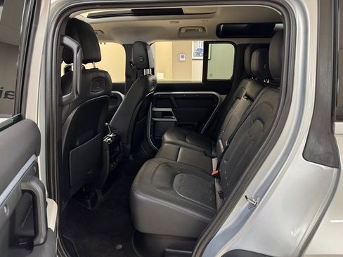 Used 2022 Land Rover Defender 110 SE image 23
