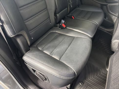 Used 2017 Kia Sorento SX image 35