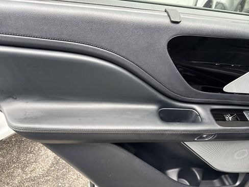 Used 2025 Lincoln Aviator Reserve w/ Equipment Group 201A image 15