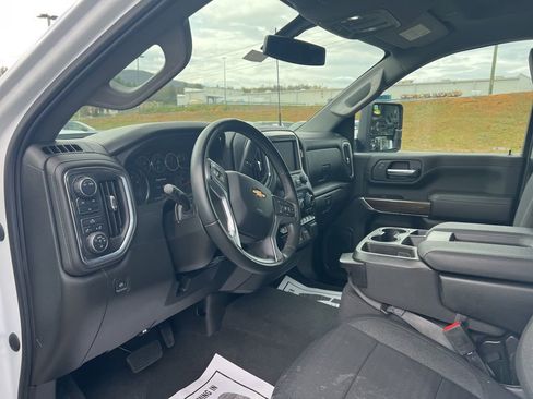 Used 2023 Chevrolet Silverado 2500 LT image 12