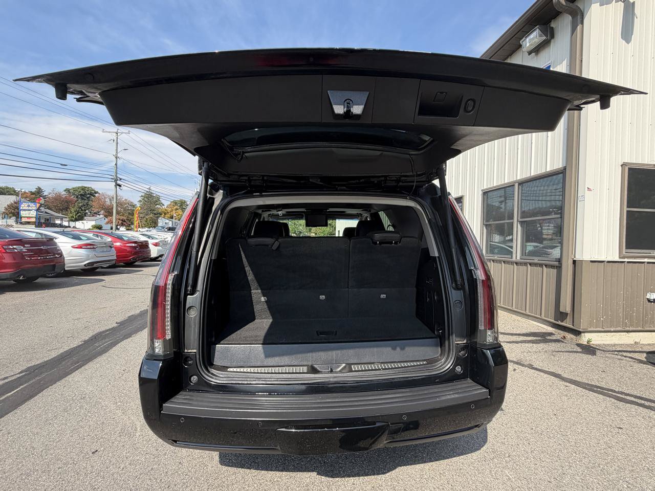 Used 2015 Cadillac Escalade Luxury AWD/4WD image 8