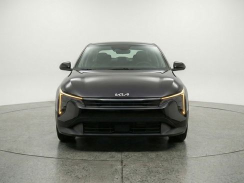 Used 2025 Kia K4 LXS image 2