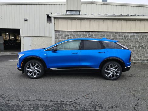 New 2026 Cadillac Optiq Luxury 2 image 3