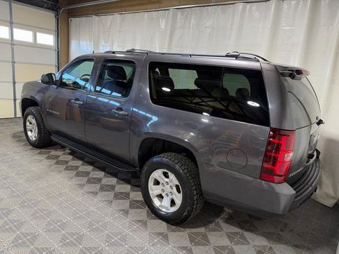 Used 2010 Chevrolet Suburban LT AWD/4WD image 4