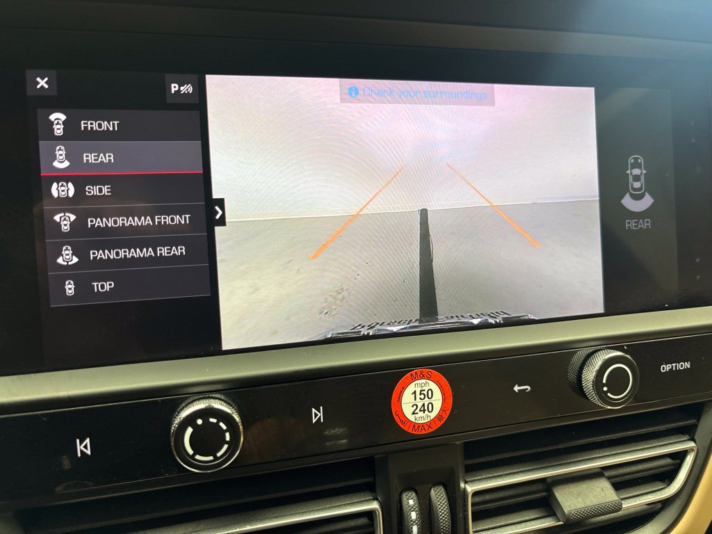 Certified 2023 Porsche Macan S AWD/4WD image 43