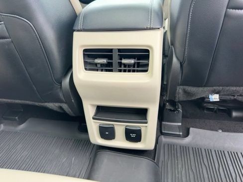 Used 2019 Ford Edge Titanium w/ Cold Weather Package AWD/4WD image 13