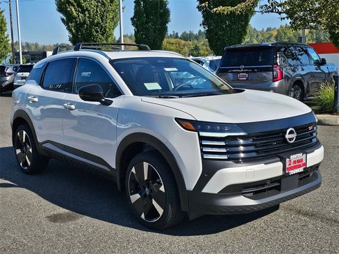 New 2026 Nissan Kicks SR image 2