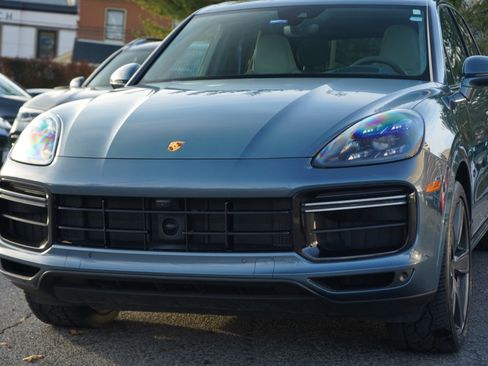 Used 2019 Porsche Cayenne Turbo image 14