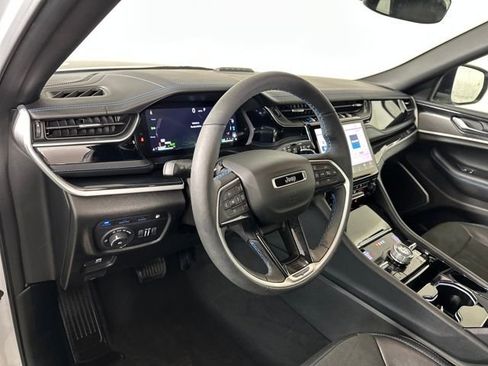 Used 2022 Jeep Grand Cherokee Trailhawk AWD/4WD image 13