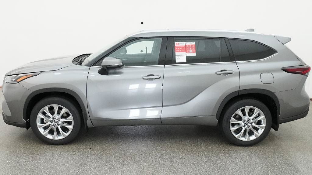 New 2026 Toyota Highlander Limited AWD/4WD image 6