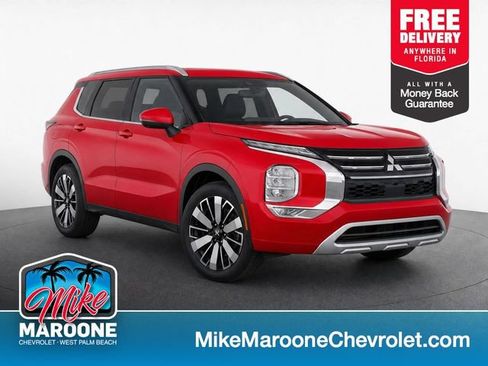 Used 2025 Mitsubishi Outlander SEL FWD image 1