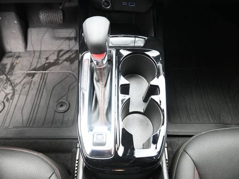 Used 2025 Chevrolet Trax RS FWD image 9