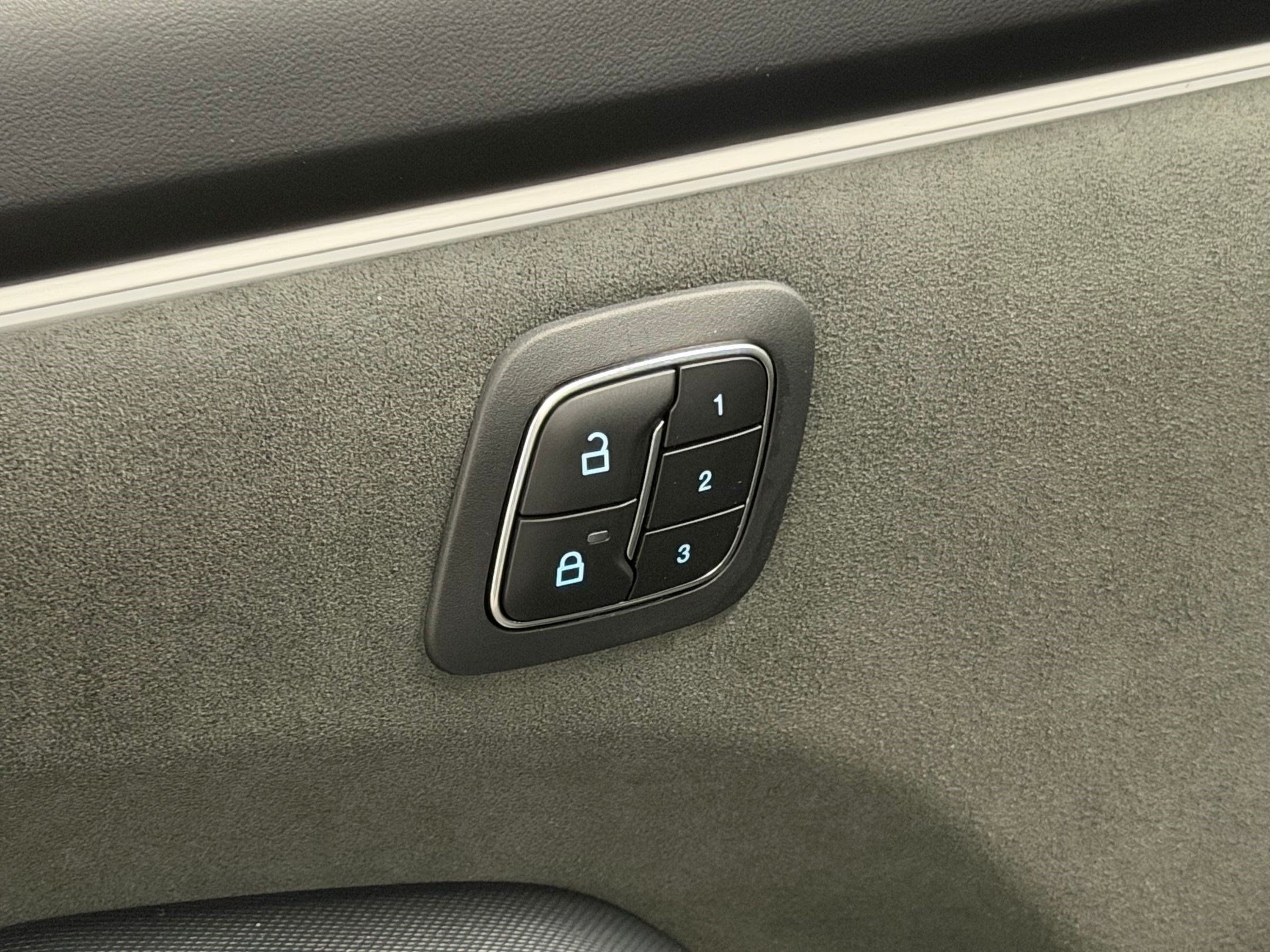 Used 2025 Ford Mustang Mach-E GT AWD/4WD image 19
