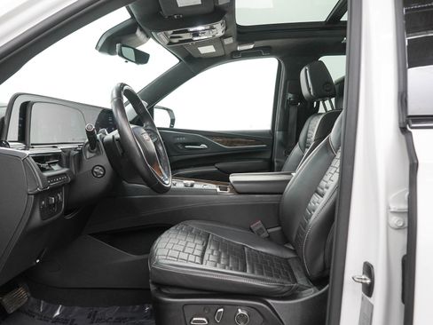 Used 2023 Cadillac Escalade ESV Sport Platinum w/ LPO, ONYX Package AWD/4WD image 26