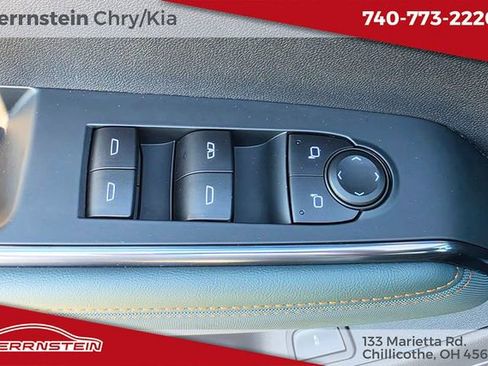 Used 2026 GMC Acadia AT4 w/ LPO, Floor Liner Package AWD/4WD image 13