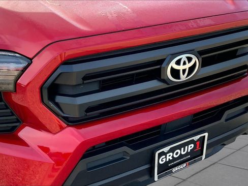 Used 2025 Toyota Tacoma SR AWD/4WD image 28