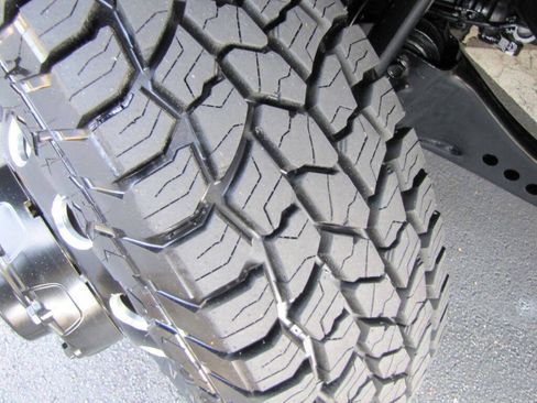 Used 2024 RAM 3500 Big Horn w/ Night Edition AWD/4WD image 32