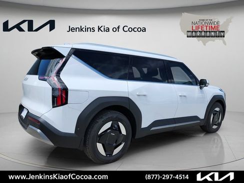 New 2026 Kia EV9 Wind AWD/4WD image 4