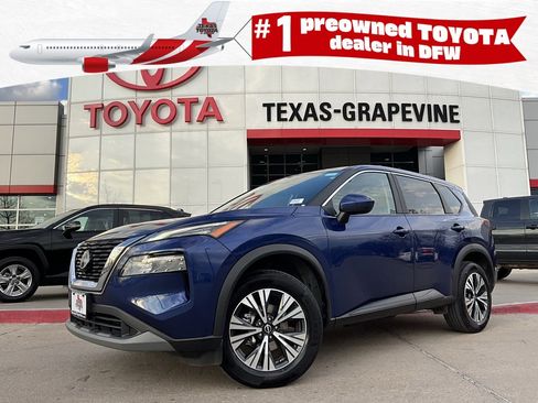 Used 2023 Nissan Rogue SV image 1