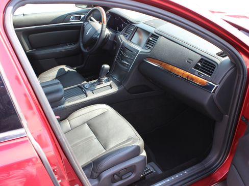 Used 2013 Lincoln MKS FWD image 16