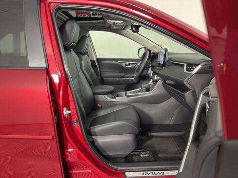 Used 2025 Toyota RAV4 XLE Premium w/ Weather Package image 31