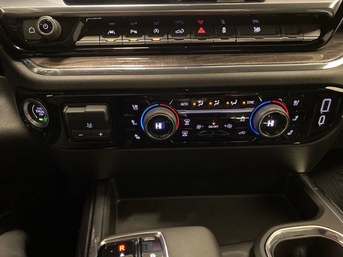 Used 2023 Chevrolet Silverado 1500 LTZ image 20