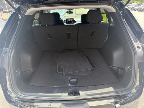 Used 2023 Chevrolet Blazer LT FWD image 17
