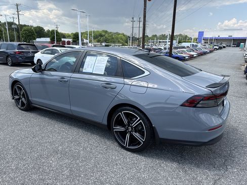Used 2023 Honda Accord Sport image 8