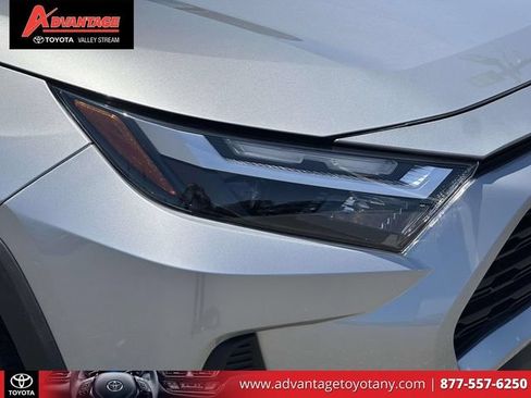 Used 2023 Toyota RAV4 LE AWD/4WD image 13