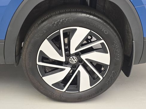 Used 2025 Volkswagen Atlas SE FWD image 34