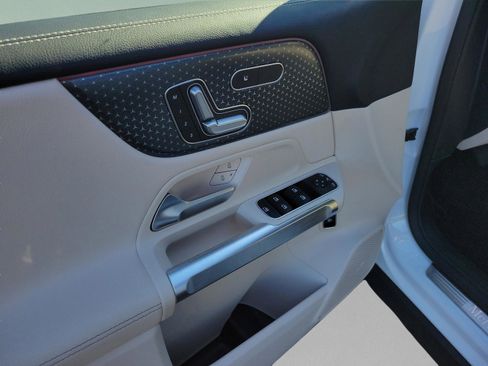 Certified 2025 Mercedes-Benz GLB 250 image 14