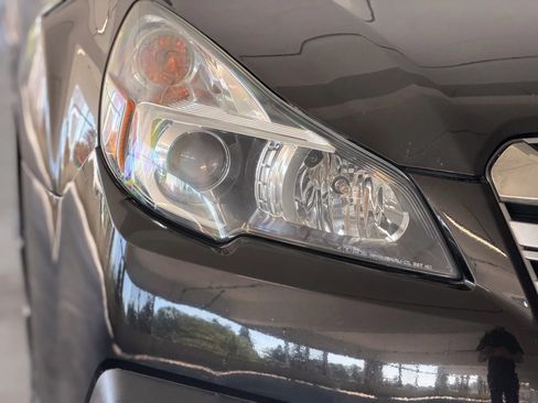 Used 2013 Subaru Outback 3.6R Limited AWD/4WD image 10
