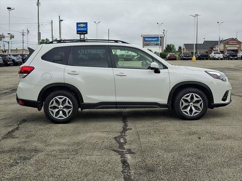 Used 2023 Subaru Forester Premium AWD/4WD image 8