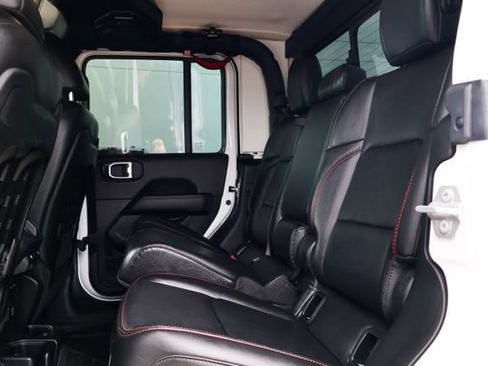 Used 2022 Jeep Gladiator Rubicon w/ Cold Weather Group AWD/4WD image 7