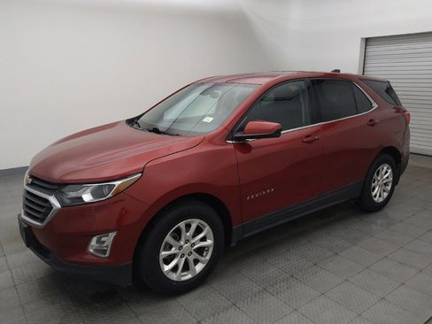 Used 2019 Chevrolet Equinox LT FWD image 2